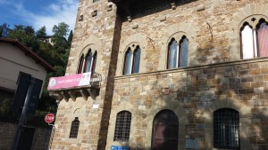 Greve in chianti - comune co i'gallo nero all'entrata